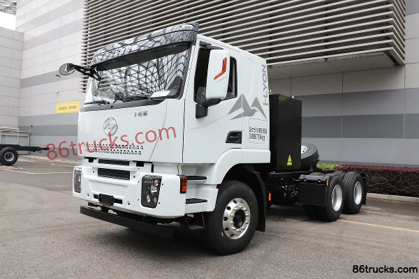 SAIC Hongyan Genlyon 6X4(10 wheels) Flat Roof Electric Tractor Truck CATL 400kWh Exterior (3) | 86Trucks
