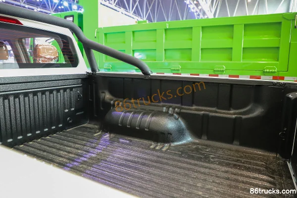SAIC MAXUS New Star L Elite Edition 2.5T Diesel 224hp Automatic 4WD Long Box Double Row Pickup Chassis (3) | 86Trucks
