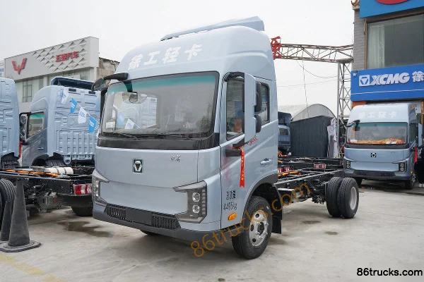 XCMG Hanjie high roof air brake 4.4m single-row pure electric box truck CALB 133.94kWh 4X2(6 wheels) Exterior (3) | 86Trucks