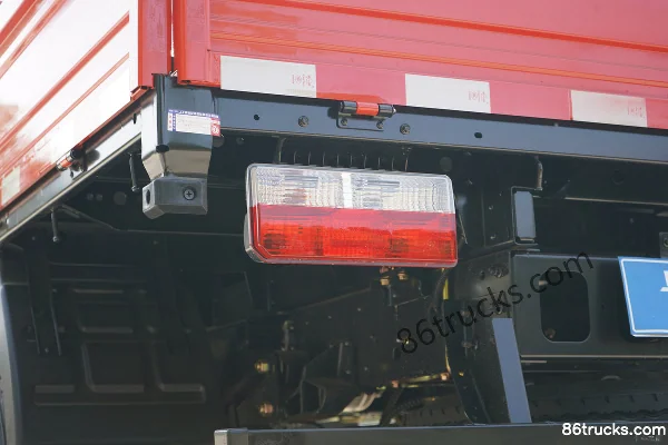 Dongfeng K6 2.5L Diesel 180hp 4X2(6 wheels) Fast Gear 6-speed Wide Body Air Brake 4.17m Single Row Flatbed Light Truck (3) | 86Trucks