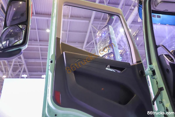 SAIC Hongyan Genlyon Heavy-Duty 8X4(12 wheels) 9m Pure Electric Dump Truck CATL 600kWh Cab (3) | 86Trucks