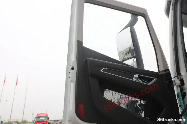 SAIC Hongyan Genlyon H6 4X2(6 wheels) Fuel Cell Tractor Truck CATL 100.27kWh Cab (3) | 86Trucks