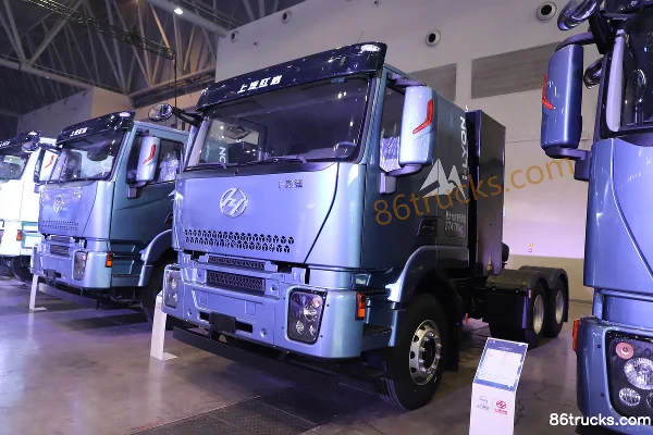 SAIC Hongyan Genlyon Standard Load Version 6X4(10 wheels) Pure Electric Tractor Truck CATL 600kWh Exterior (3) | 86Trucks