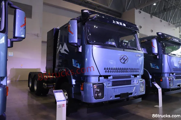 SAIC Hongyan Genlyon Standard Load Version 6X4(10 wheels) Pure Electric Tractor Truck CATL 600kWh Exterior