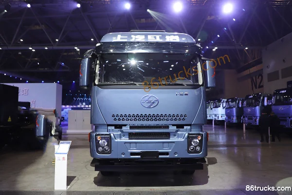 SAIC Hongyan Genlyon Standard Load Version 6X4(10 wheels) High Roof Pure Electric Tractor Truck CATL 600kWh Exterior (2) | 86Trucks