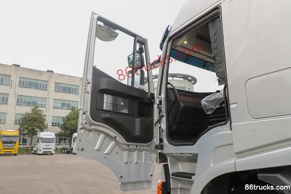 SAIC Hongyan Genlyon Diesel 480 hp 6X4(10 wheels) AMT Automatic Tractor Truck (Export Model) Cab (1) | 86Trucks