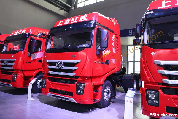 SAIC Hongyan Genlyon Standard Load Version 14.6L LNG 560 hp 6X4(10 wheels) Fast Gear 16-Speed AMT Automatic High Roof Tractor Truck Exterior