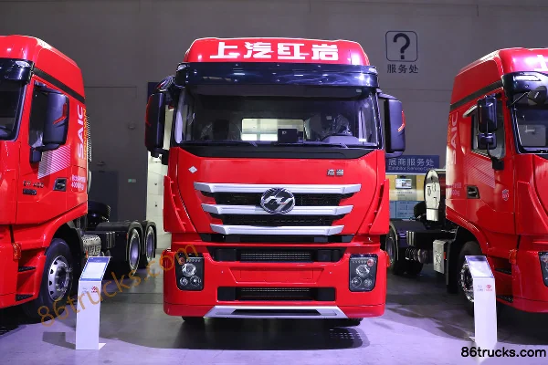 SAIC Hongyan Genlyon Standard Load Version 14.6L LNG 560 hp 6X4(10 wheels) Fast Gear 16-Speed AMT Automatic High Roof Tractor Truck Exterior