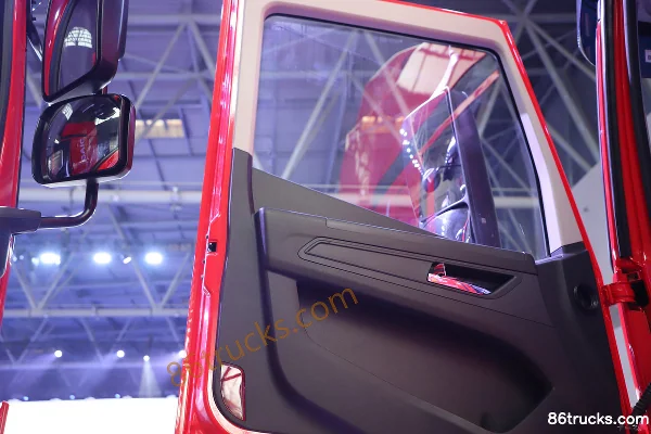 SAIC Hongyan Genlyon Standard Load Version 14.6L LNG 560 hp 6X4(10 wheels) Fast Gear 16-Speed AMT Automatic High Roof Tractor Truck Cab (3)