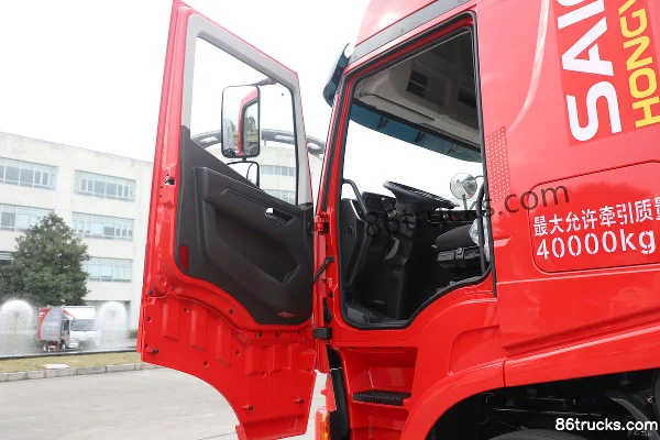 SAIC Hongyan Genlyon C6 Composite Edition 500hp 6X4(10 wheels) LNG Tractor Truck Cab (1) | 86Trucks
