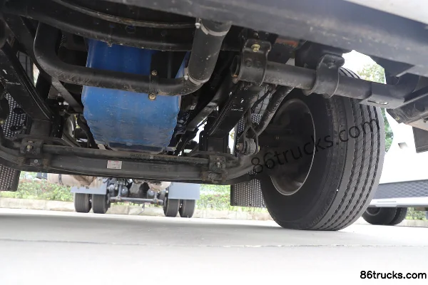 SAIC Hongyan Genlyon C6 Heavy Truck 320 hp 4X2(6 wheels) Tractor Truck (flat top) (HY300S rear axle) (10-speed) (China VI) Chassis (3) | 86T