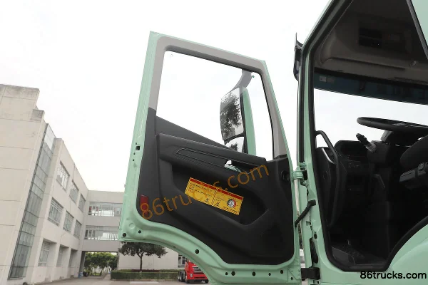 SAIC Hongyan Genlyon Heavy Duty 8X4(12 wheels) 8.8m Pure Electric Dump Truck CATL 600kWh Cab (2) | 86Trucks