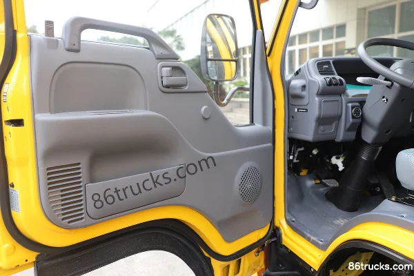 Isuzu 100P 120hp 4X2(6 wheels) 3.245m double-row van light truck (China VI)(air brake) Cab (3) | 86Trucks