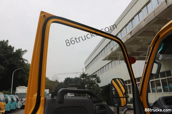 Isuzu 100P 120hp 4X2(6 wheels) 3.245m double-row van light truck (China VI)(air brake) Cab (2) | 86Trucks