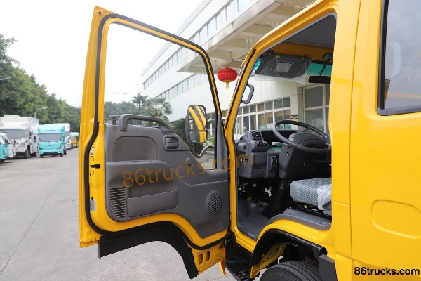 Isuzu 100P 120hp 4X2(6 wheels) 3.245m double-row van light truck (China VI)(air brake) Cab (1) | 86Trucks