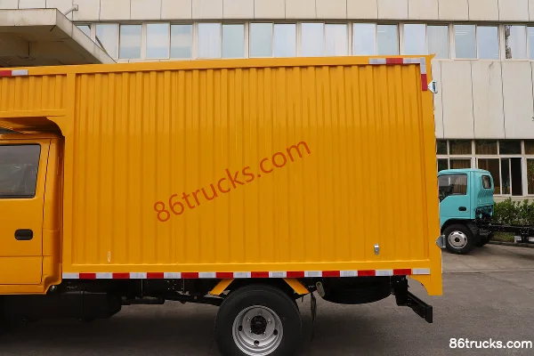 Isuzu 100P 120hp 4X2(6 wheels) 3.245m double-row van light truck (China VI)(air brake) Body (2) | 86Trucks