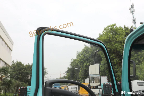 Qingling Isuzu EVM100 4X2(6 wheels) Electric Wrecker CATL 100.46kWh Cab (2) | 86Trucks