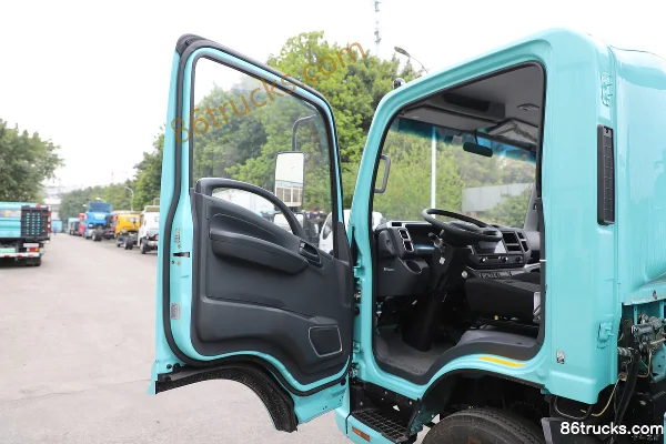 Qingling Isuzu EVM100 4X2(6 wheels) Electric Wrecker CATL 100.46kWh Cab (1) | 86Trucks