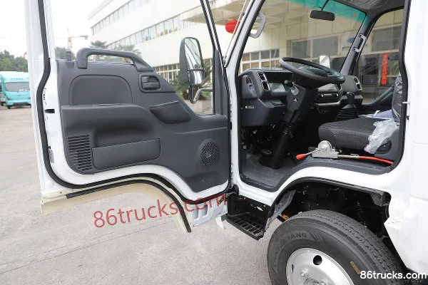 Isuzu 100P 120hp 4X2(6 wheels) 3.26m dump truck (China VI) Cab (3) | 86Trucks