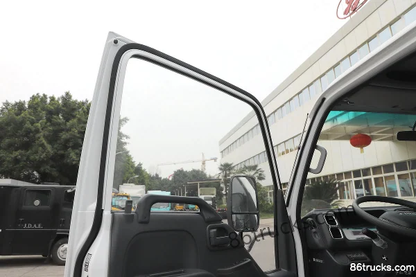 Qingling Isuzu 100P 98 ch 4X2(6 roues) 3,6 m camion à ridelles simple cabine (2) | 86Trucks