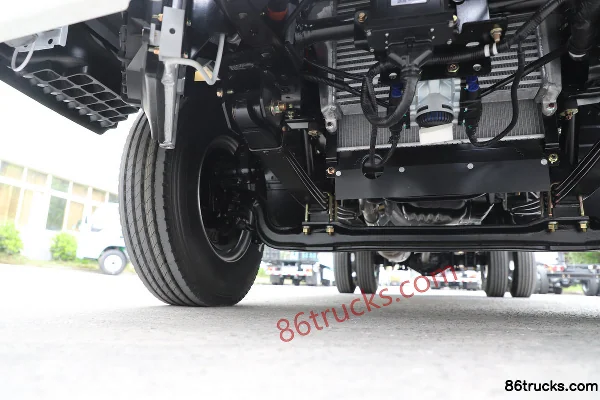 Qingling Isuzu 100P 98 ch 4X2(6 roues) 3,6 m camion à ridelles simple cabine Châssis (2) | 86Trucks
