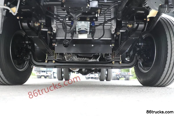 Qingling Isuzu 100P 98 ch 4X2(6 roues) 3,6 m camion à ridelles simple cabine Châssis (1) | 86Trucks