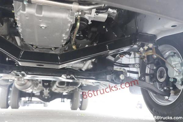 Dongfeng Yufeng V9+ 2026 Model 2.3T Diesel 163hp 3-Seat Long Wheelbase High Roof Panel Van Chassis (3) | 86Trucks