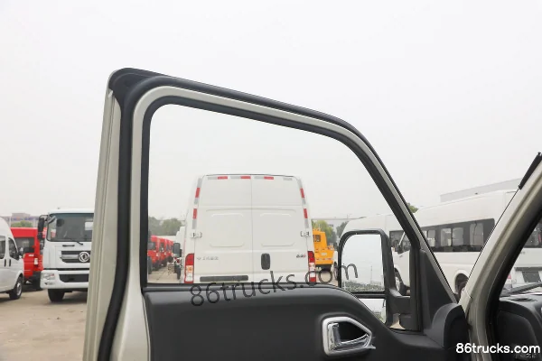 Dongfeng T5 1.6L 122hp 4X2(6 wheels) Gasoline 2.835m Double Row Side Panel Mini Truck Cab (2) | 86Trucks