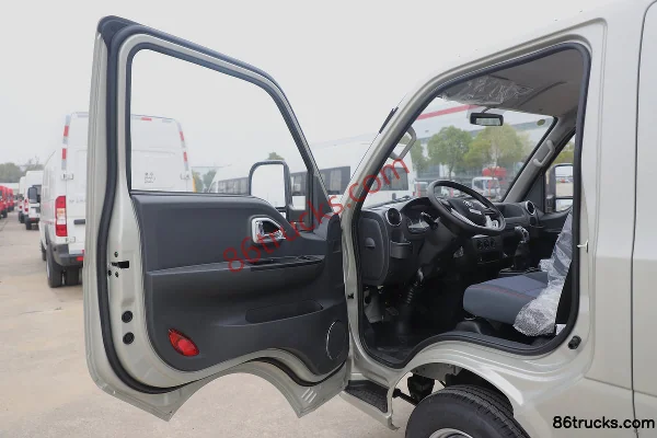 Dongfeng T5 1.6L 122hp 4X2(6 wheels) Gasoline 2.835m Double Row Side Panel Mini Truck Cab (1) | 86Trucks