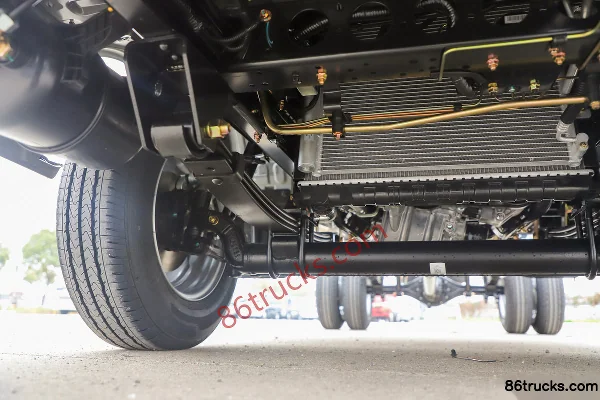 Dongfeng T5 1.6L 122hp 4X2(6 wheels) Gasoline 2.835m Double Row Side Panel Mini Truck Chassis (2) | 86Trucks
