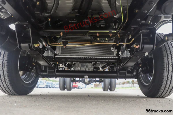 Dongfeng T5 1.6L 122hp 4X2(6 wheels) Gasoline 2.835m Double Row Side Panel Mini Truck Chassis (1) | 86Trucks