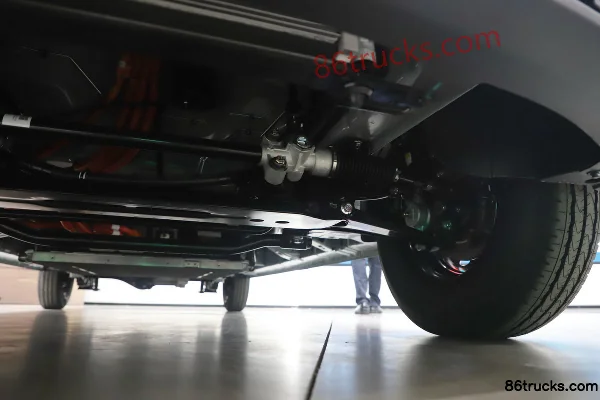 Dongfeng V8E 2026 Smart 6-Seat Electric Light Bus CATL 53.58kWh Chassis (3) | 86Trucks