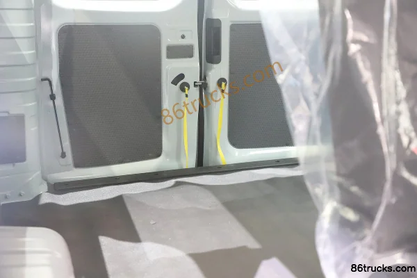 Dongfeng V8E 2026 Smart 6-Seat Electric Light Bus CATL 53.58kWh Body (2) | 86Trucks