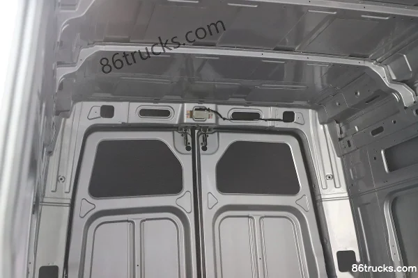Dongfeng V10 2026 Model 2.0T Diesel 156hp 3-Seat Long Wheelbase High Roof Panel Van Cargo Box (3) | 86Trucks
