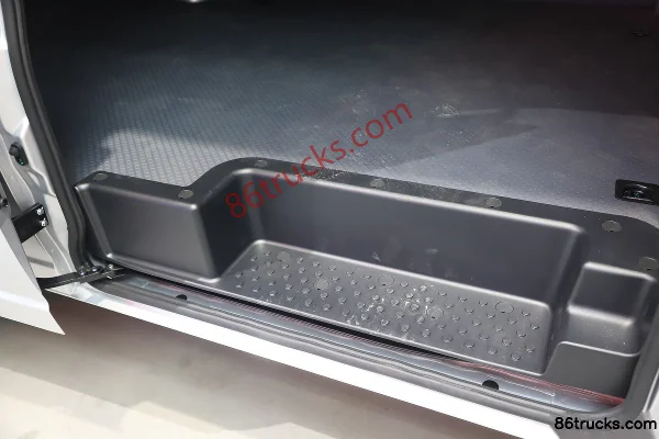 Dongfeng V10 2026 Model 2.0T Diesel 156hp 3-Seat Long Wheelbase High Roof Panel Van Cargo Box (1) | 86Trucks