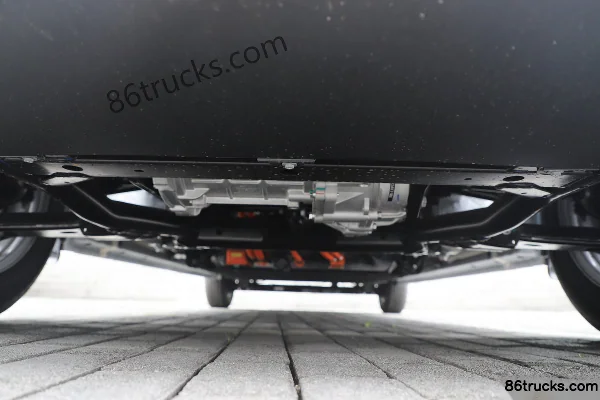 Ruichi EC75 2025 Model Glory Super Charging Edition Pioneer Peak II Electric 6-Seat Light Bus 50.1kWh Chassis (1) | 86Trucks