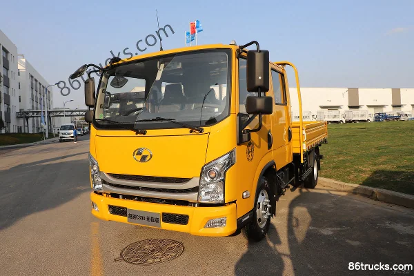 Yuejin Chaoyue C300-33 High-End Version 125 hp 4X2(6 wheels) 3.1m Double-Cab Van Light Truck (SDEC) Exterior (3) | 86Trucks