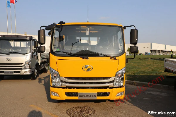 Yuejin Chaoyue C300-33 High-End Version 125 hp 4X2(6 wheels) 3.1m Double-Cab Van Light Truck (SDEC) Exterior (2) | 86Trucks