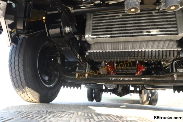 Yuejin Chaoyue C300-33 High-End Version 125 hp 4X2(6 wheels) 3.1m Double-Cab Van Light Truck (SDEC) Chassis (2) | 86Trucks