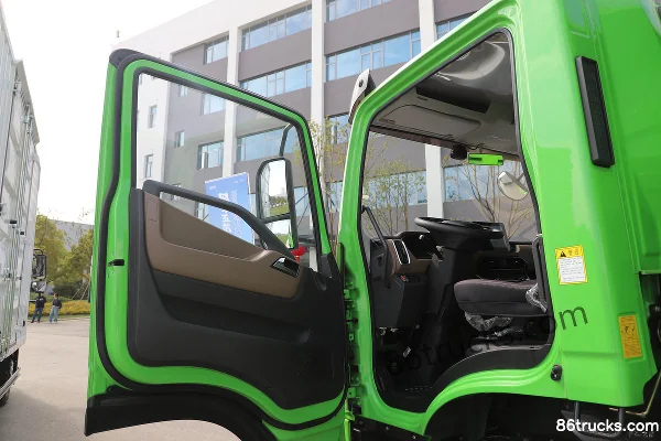 Yuejin Daqilin EH5 4X2(6 wheels) 4m Single Row Pure Electric Dump Truck CATL 140.95kWh Cab (1) | 86Trucks