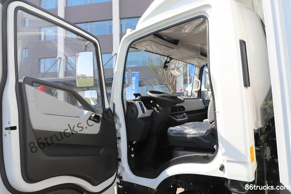 Yuejin Datun T1 Heavy-Duty Version 4.17m Single Row Pure Electric Box Truck CATL 120.27kWh 4X2(6 wheels) Cab (1) | 86Trucks