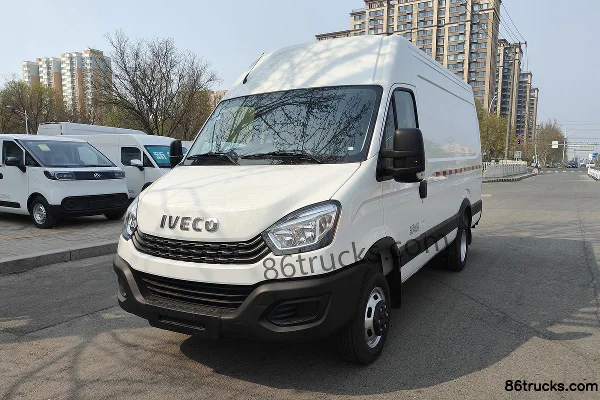 NAVECO Ousheng Yunrui Series 2020 146hp 3.0T Manual 3-Seat Long Wheelbase Short Overhang High Roof Panel Van Exterior (3) | 86Trucks