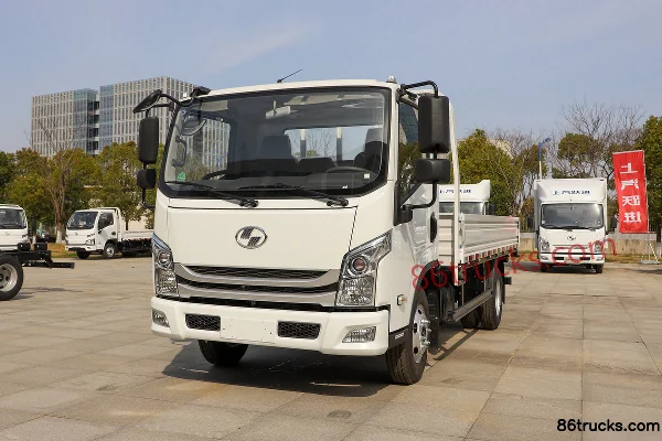 Yuejin Beyond C300 140hp 4X2(6 wheels) 4.2m single-row stake truck light truck Exterior (3) | 86Trucks