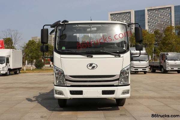 Yuejin Beyond C300 140hp 4X2(6 wheels) 4.2m single-row stake truck light truck Exterior (2) | 86Trucks