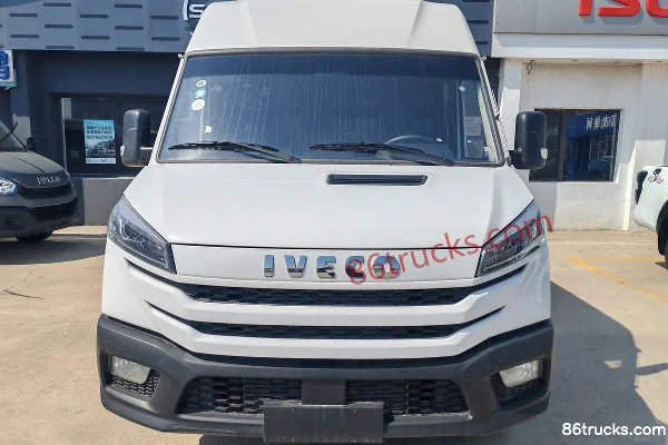 NAVECO Daily V35 2.5T Diesel 150hp 3-Seat Short Wheelbase Mid Roof Panel Van Exterior (2) | 86Trucks