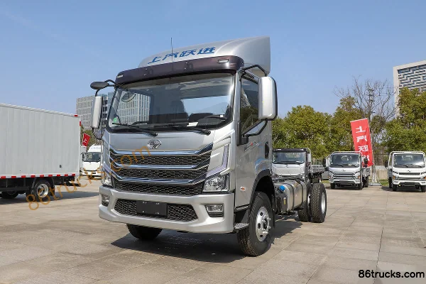 Yuejin Chaoyun H500 170hp 4X2(6 wheels) 3.79m semi-row van light truck (China VI) Exterior (3) | 86Trucks