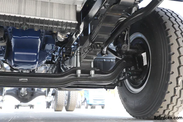 Yuejin Chaoyun H500 170hp 4X2(6 wheels) 3.79m semi-row van light truck (China VI) Chassis (3) | 86Trucks