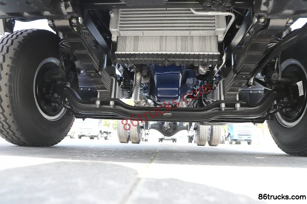 Yuejin Chaoyun H500 170hp 4X2(6 wheels) 3.79m semi-row van light truck (China VI) Chassis (1) | 86Trucks