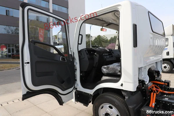 Yuejin Dana T2 4.2m single-row pure electric panel light truck, CATL 70.59kWh 4X2(6 wheels) Cab (1) | 86Trucks