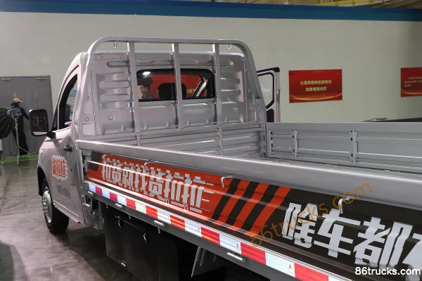 Lingshi Auto Gold Big Truck 3.8m Single Row Pure Electric Flatbed Micro Truck CATL 55.64kWh 4X2(6 wheels) Body (1) | 86Trucks